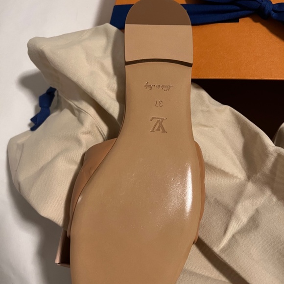 Cream LV slides - Picture 4 of 5